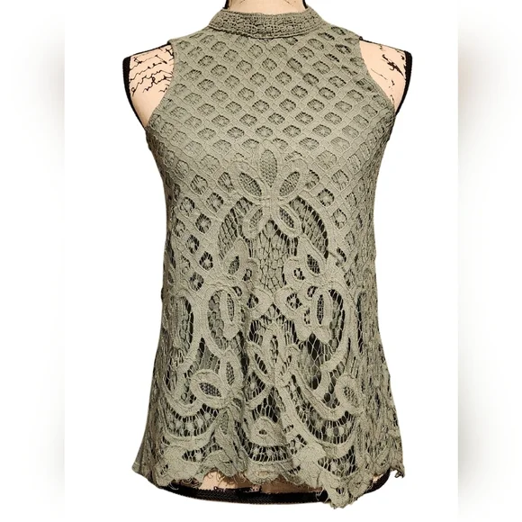 Rewind Sleeveless Lace Blouse - Picture 1 of 9